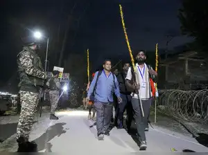 ver 8,600 pilgrims leave Jammu base camp for Amarnath Yatra in sixth batch