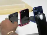 Flip phones turn out to be a flop